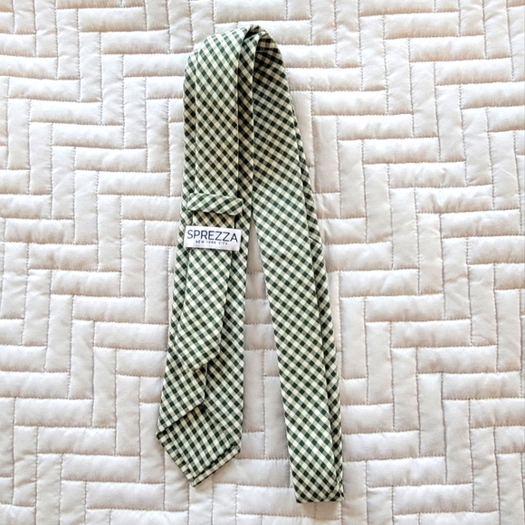 Green and White Cross Pattern Neck Tie - Picture 3 of 3